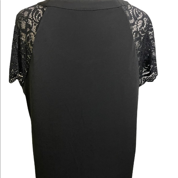 Torrid round neckline with keyhole front lace shoulder size 0 plus size - Picture 8 of 12